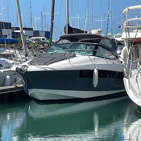 Une Nuit Sur Un Bateau Linge & Menage Inclus La Rochelle  Exterior photo