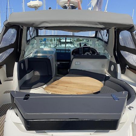 Une Nuit Sur Un Bateau Linge & Menage Inclus La Rochelle  Exterior photo