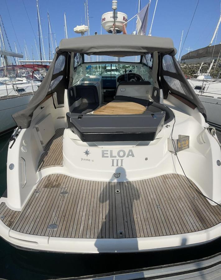 Une Nuit Sur Un Bateau Linge & Menage Inclus La Rochelle  Exterior photo