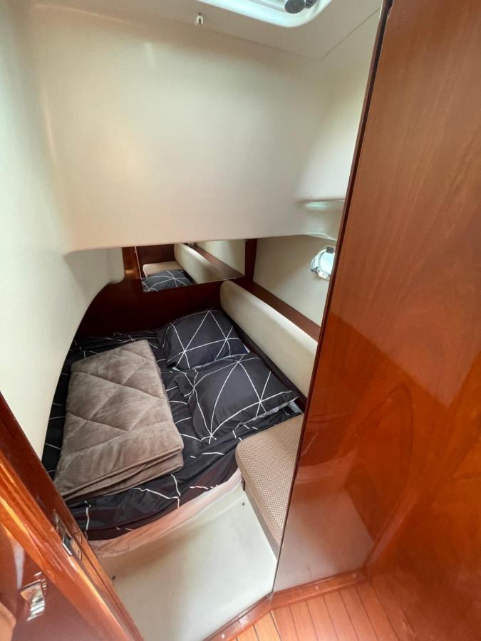 Une Nuit Sur Un Bateau Linge & Menage Inclus La Rochelle  Exterior photo