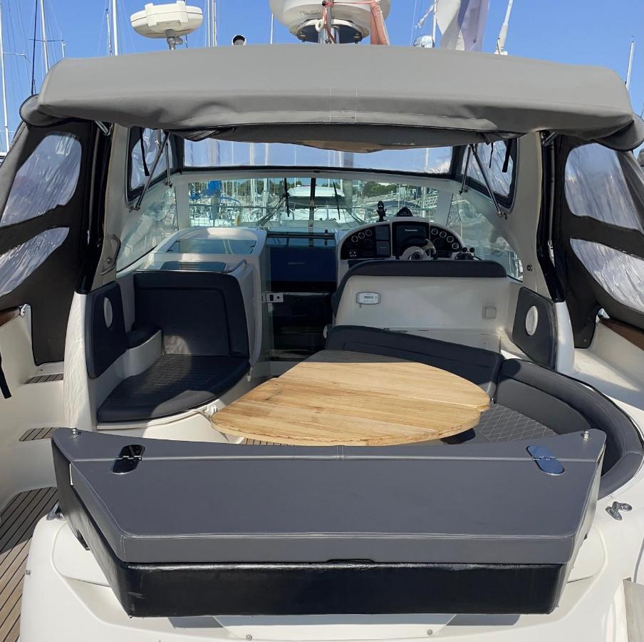 Une Nuit Sur Un Bateau Linge & Menage Inclus La Rochelle  Exterior photo